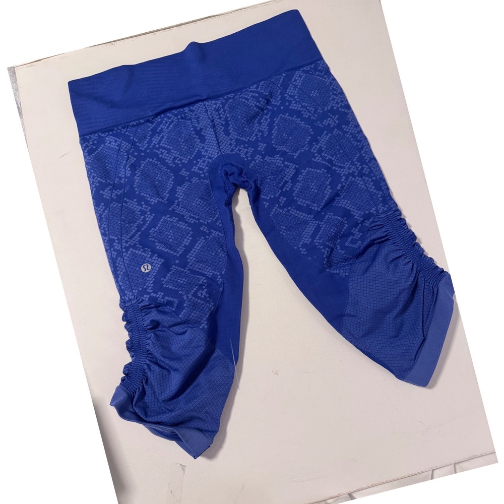 lululemon In the Flow Crop II Heathered Sapphire Blue Snakeskin Ruched Leggings